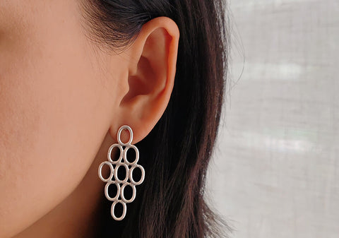 Multi-circle silver earrings