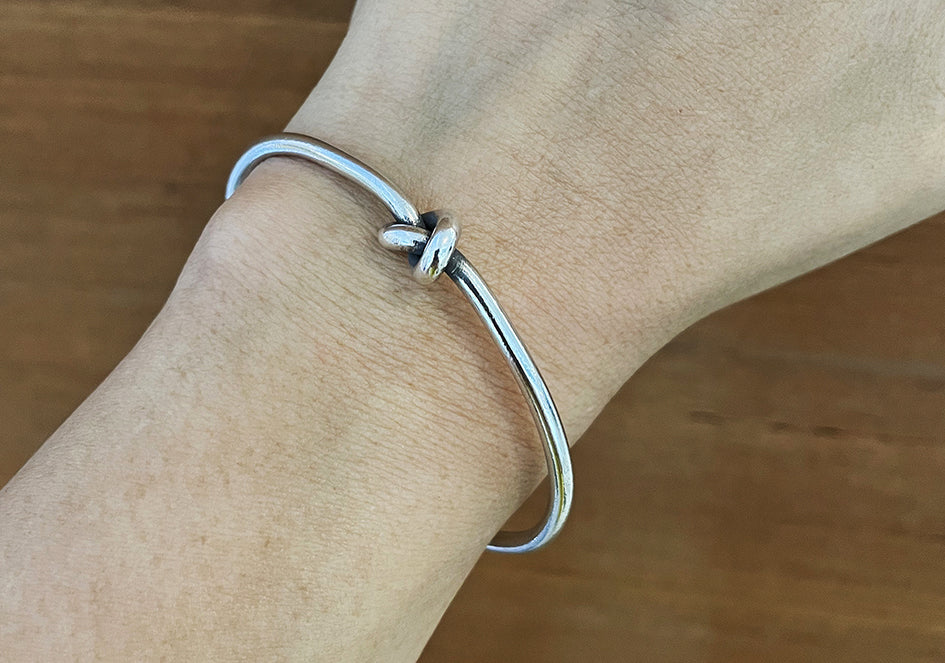 Minimalist knotted silver bracelet