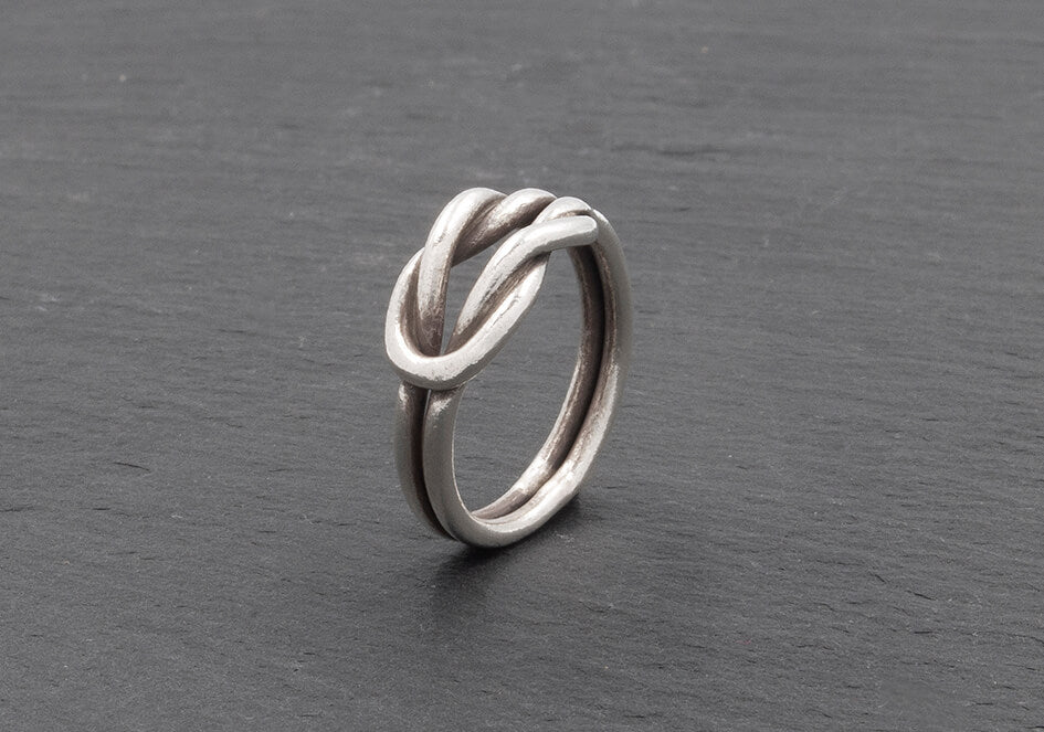Square knot silver ring