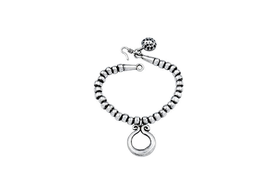 Medium pearl silver beads bracelet with charm