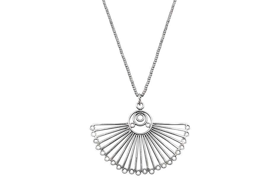 Fan shaped pendant necklace