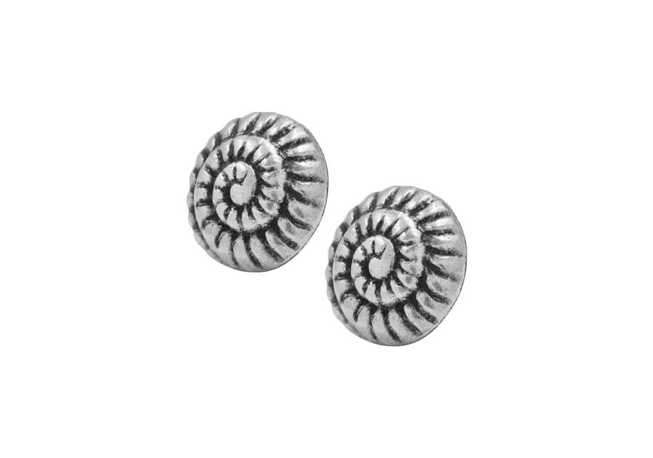 Round shell silver stud earrings