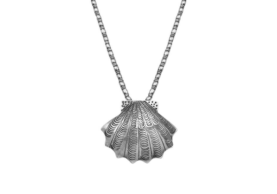 Sea shell pendant silver necklace