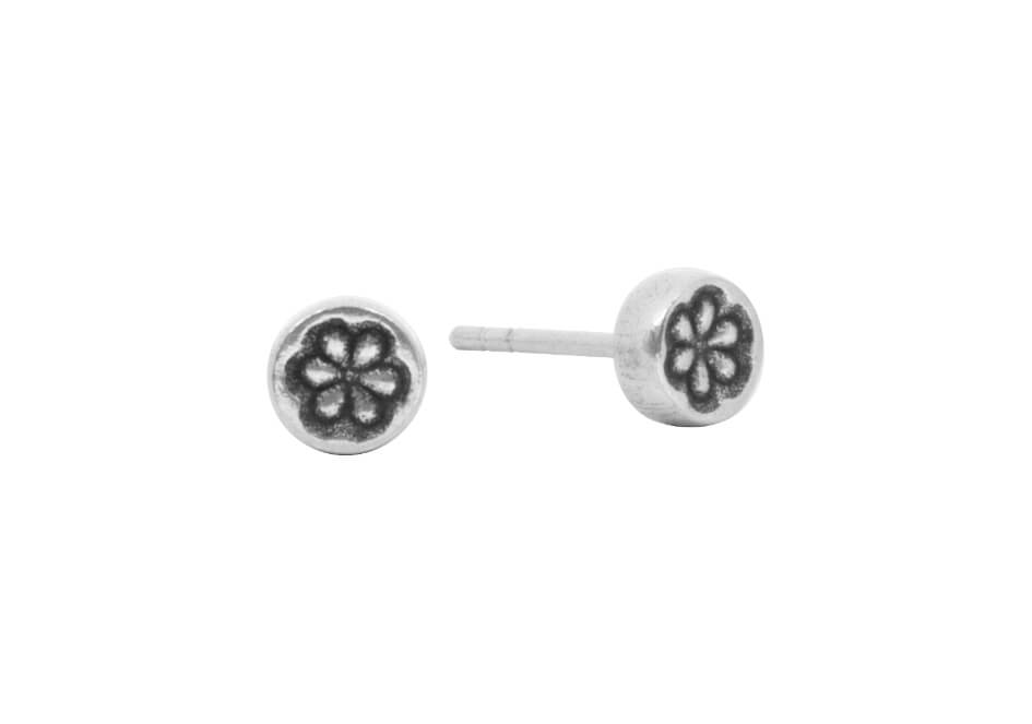 Stamped flower silver stud earrings